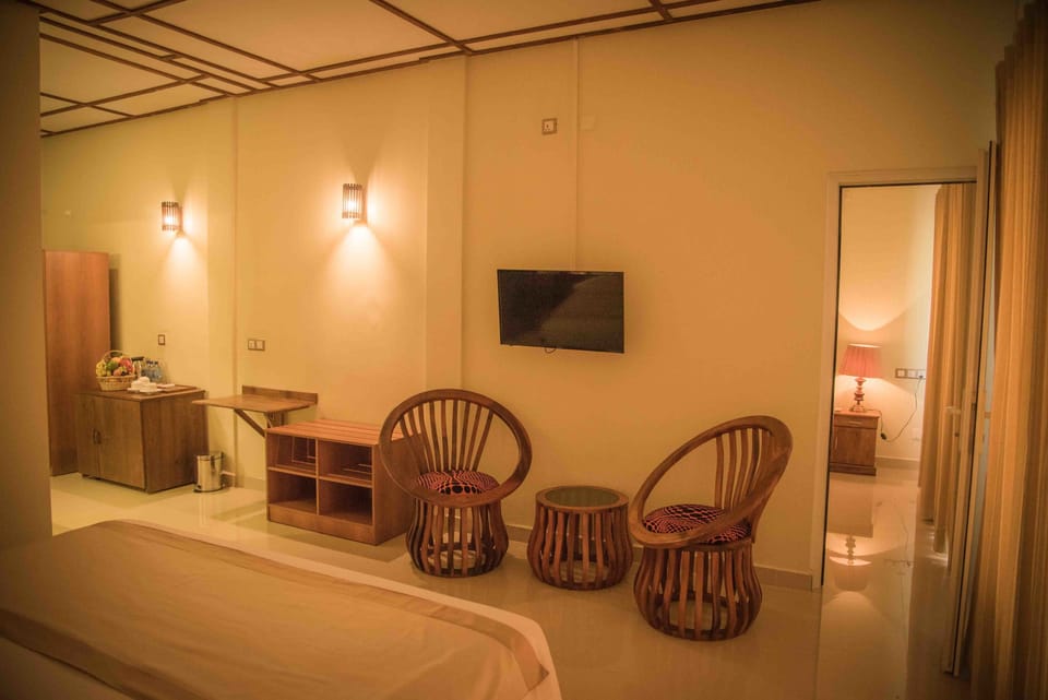Family Room | Premium bedding, minibar, in-room safe, desk