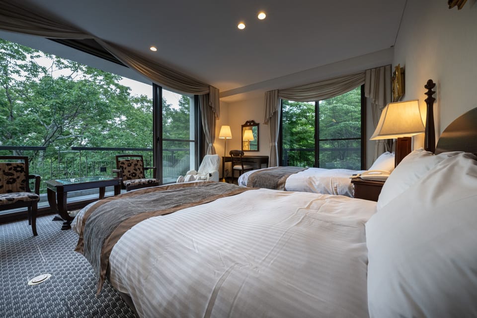 Premium Twin Room, Non Smoking | Minibar, in-room safe, desk, free WiFi