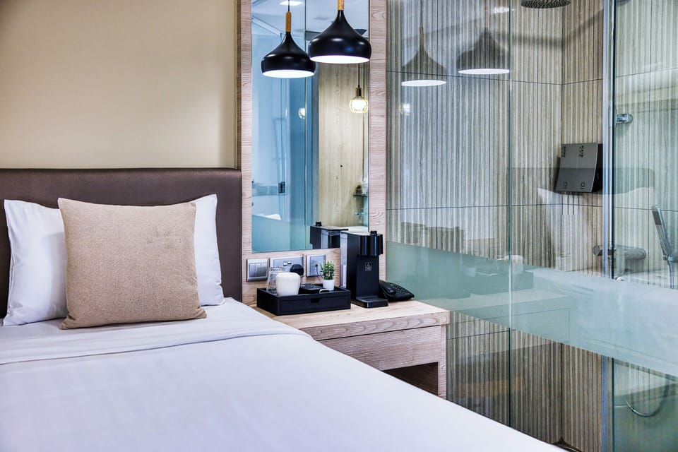 Executive Single Room (Single Bed, No Window) | Minibar, in-room safe, desk, iron/ironing board (on request)