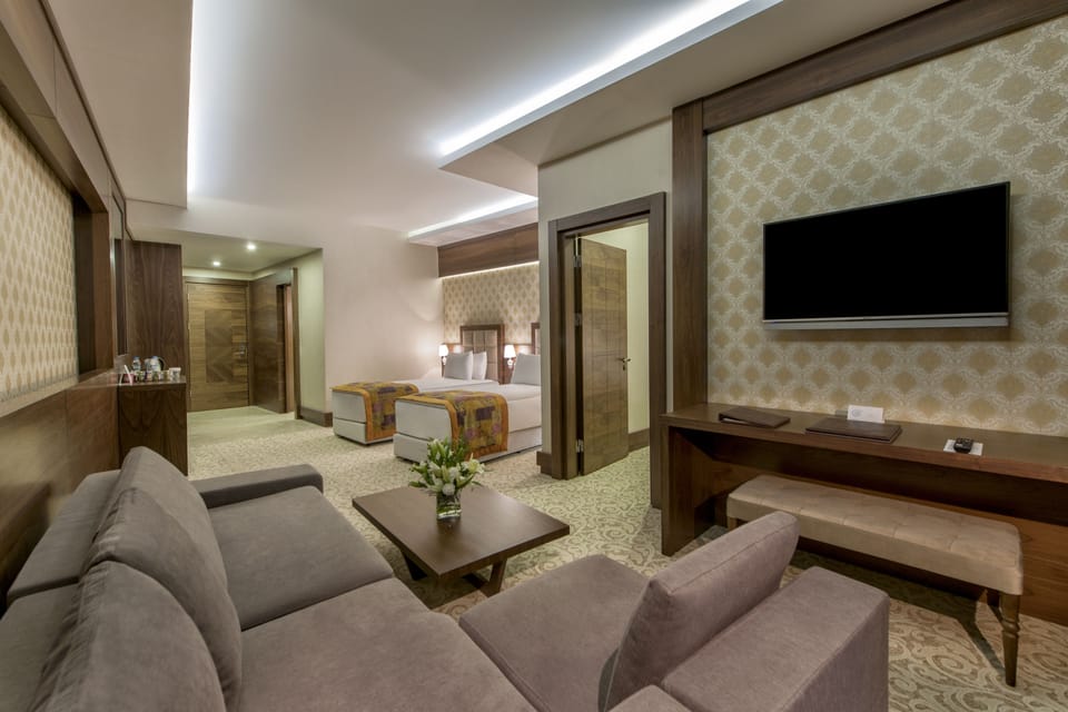 Family Suite | Minibar, in-room safe, soundproofing, free WiFi