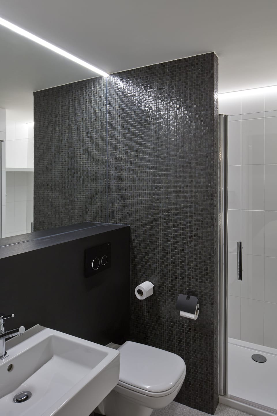 Double or Twin Room | Bathroom | Shower, hydromassage showerhead, eco-friendly toiletries, hair dryer