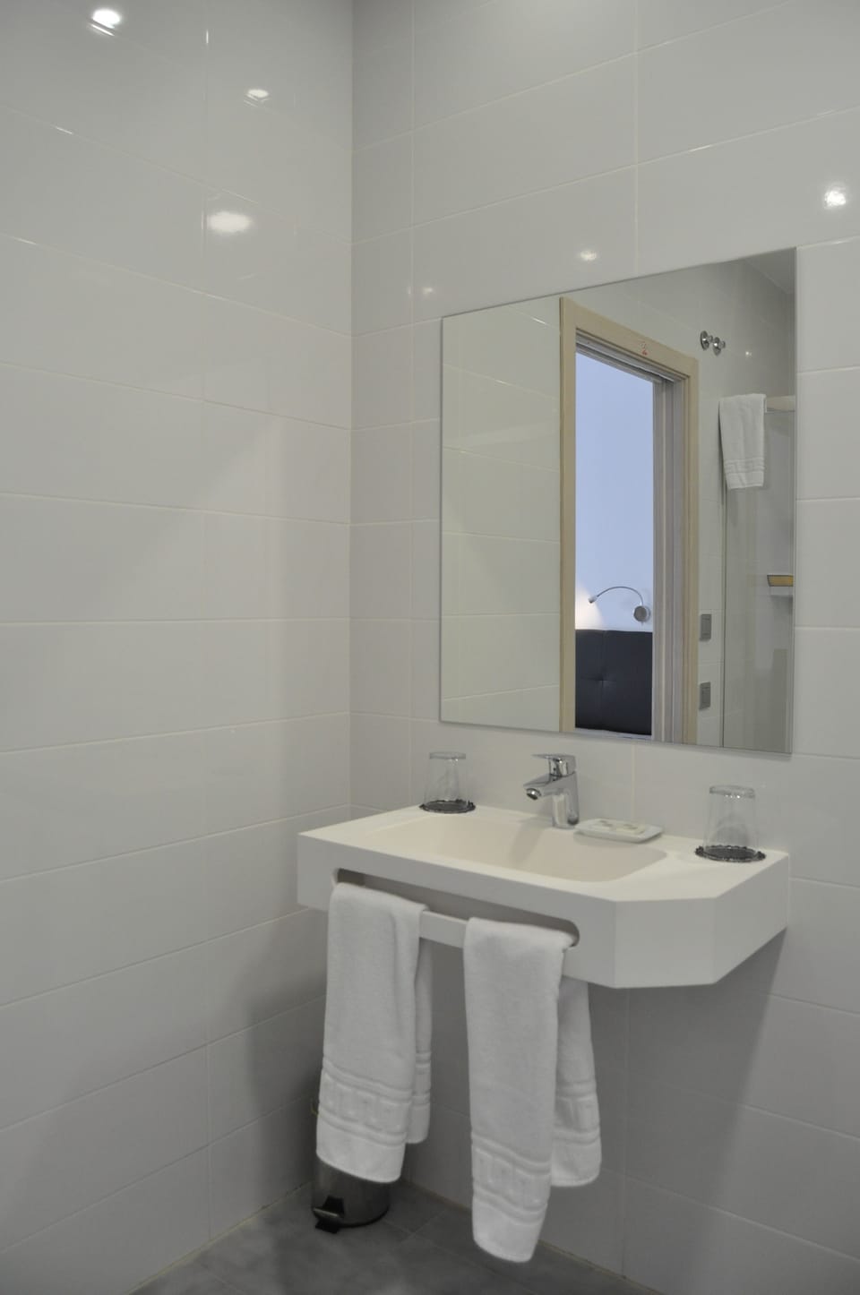 Double Room Single Use | Bathroom | Free toiletries, towels