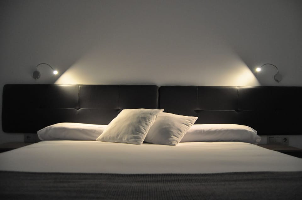 Double Room, 1 Double Bed | Desk, blackout drapes, soundproofing, free WiFi