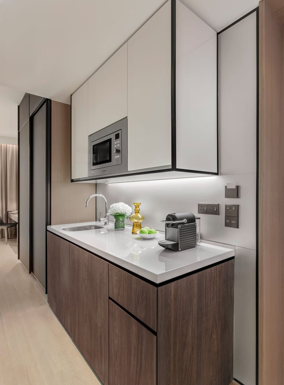 Executive Studio Suite | In-room safe, desk, soundproofing, iron/ironing board