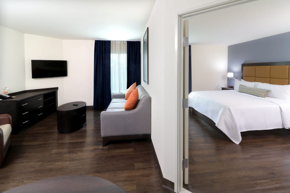 Suite, 1 Bedroom | Premium bedding, in-room safe, desk, laptop workspace