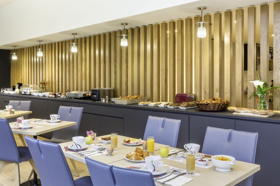Daily buffet breakfast (EUR 16 per person)