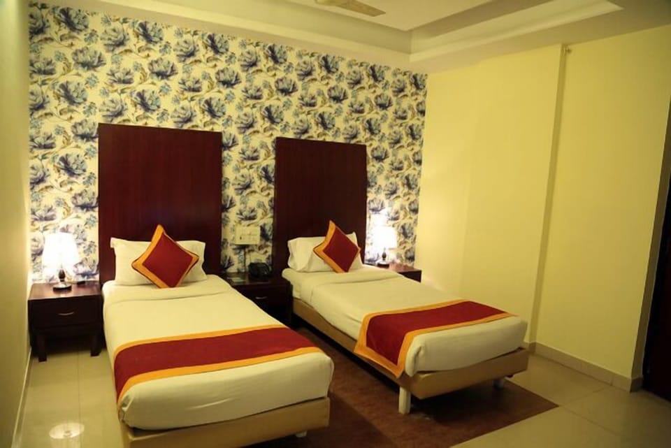 1 bedroom, premium bedding, in-room safe, desk