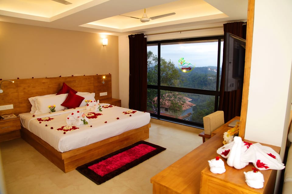 Honeymoon Suite, 1 King Bed | Minibar, in-room safe, laptop workspace, soundproofing