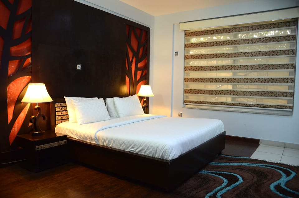 Deluxe Double Room | Minibar, in-room safe, desk, soundproofing
