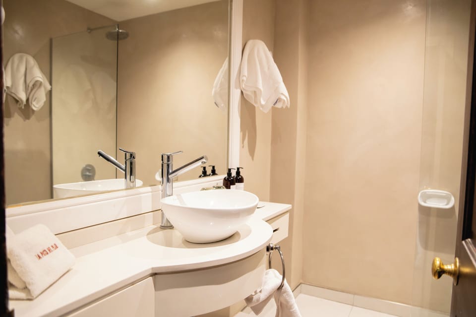 Standard Double Room | Bathroom | Combined shower/tub, deep soaking tub, rainfall showerhead
