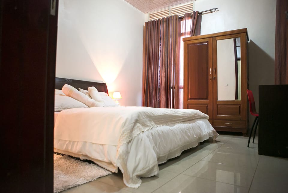 Executive Room | In-room business center