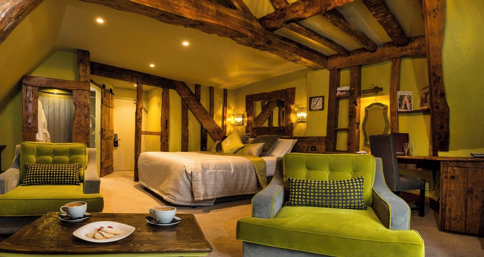Deluxe 'Swallows' Double Bedroom (With Spa Access) | Iron/ironing board, free WiFi, bed sheets