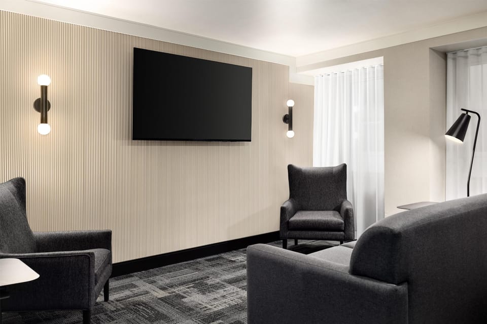 Business Room, 2 Queen Beds, Non Smoking (Larger Room;with Sofabed) | Premium bedding, memory foam beds, in-room safe, desk