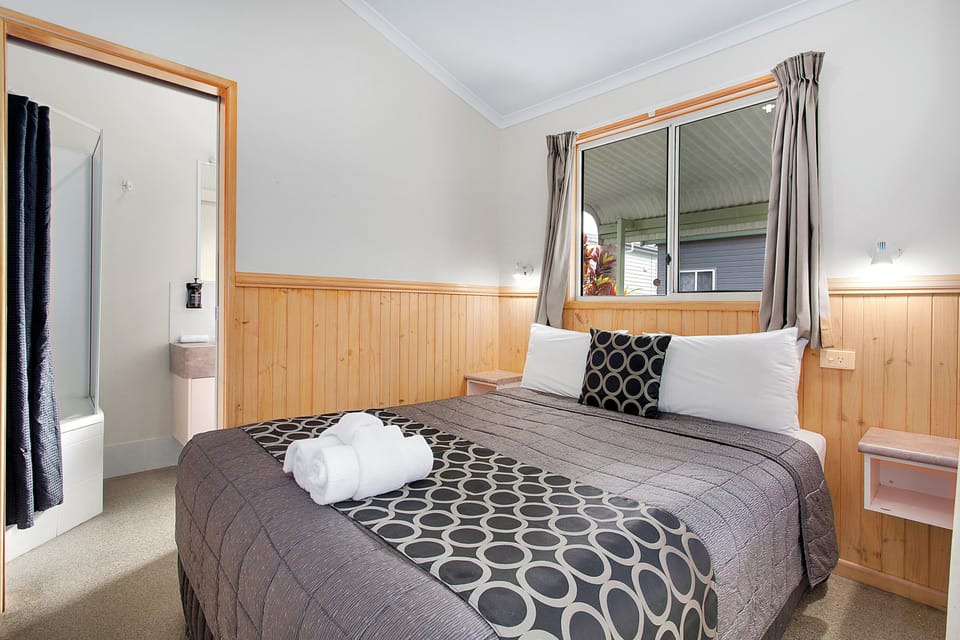 Standard Studio | Iron/ironing board, WiFi (free), bed sheets