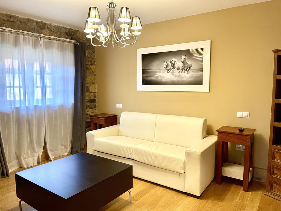 Superior Suite, Accessible, Private Bathroom
