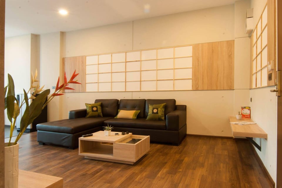 Suite | Living room | 32-inch LCD TV with cable channels, TV