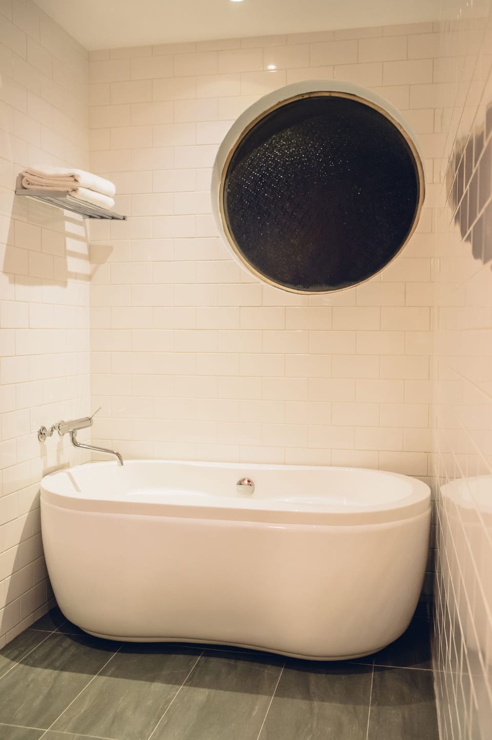 Deluxe Double Room | Deep soaking bathtub