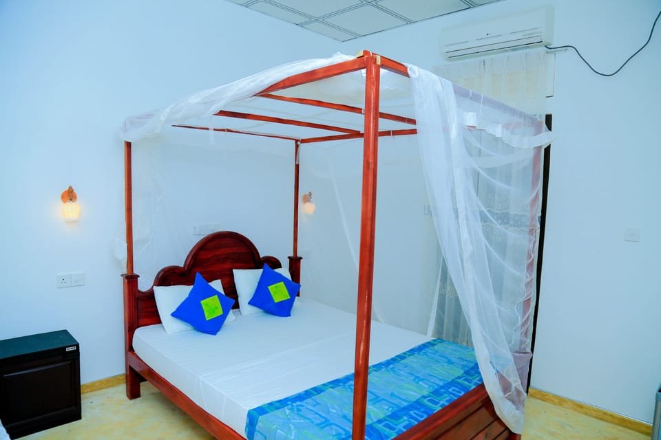 Standard Double Room, 1 Double Bed, Ocean View, Beachfront | Desk, iron/ironing board, rollaway beds, free WiFi