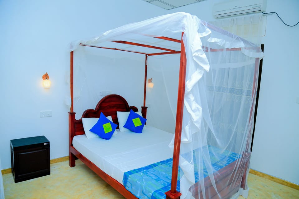 Standard Double Room, 1 Double Bed, Ocean View, Beachfront | Desk, iron/ironing board, rollaway beds, free WiFi