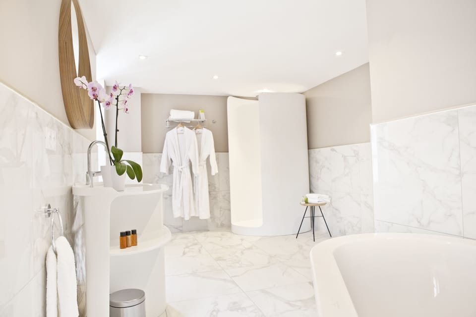 Premium Suite, Terrace | Bathroom | Free toiletries, hair dryer, bathrobes, slippers