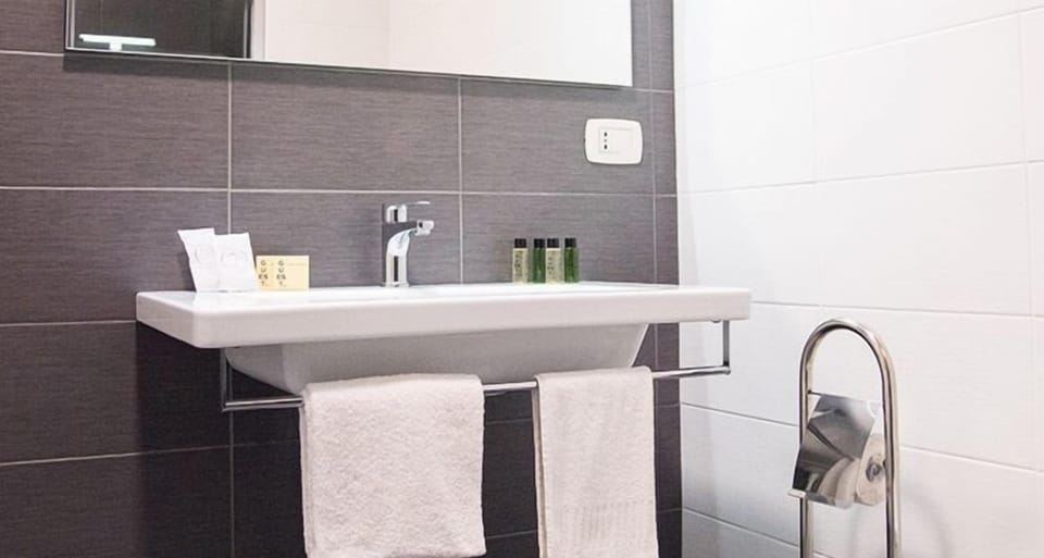Suite, 1 Bedroom | Bathroom | Shower, free toiletries, hair dryer, bidet