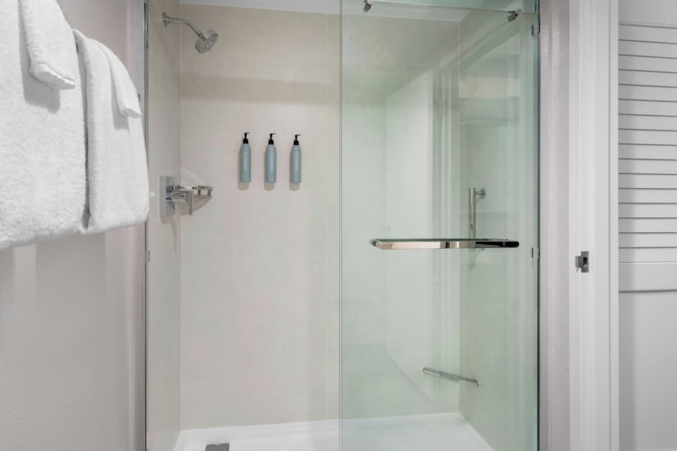 Combined shower/tub, eco-friendly toiletries, hair dryer, towels