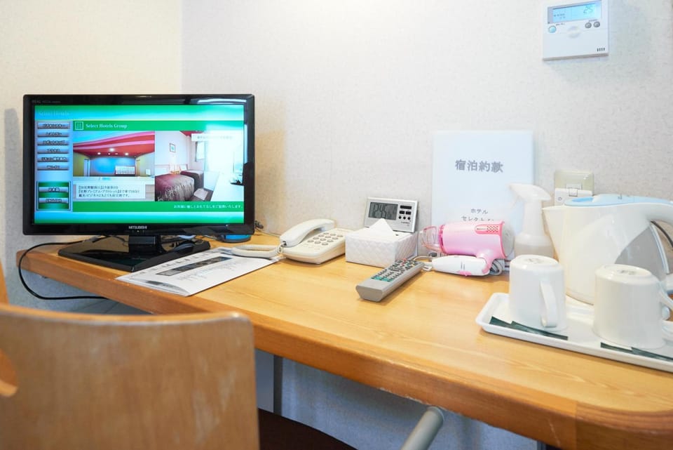 Desk, free WiFi, bed sheets