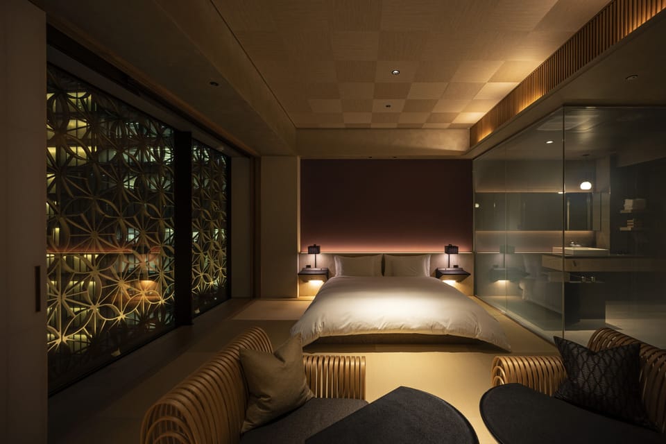 Yuri (Deluxe King) | Minibar, in-room safe, blackout drapes, iron/ironing board