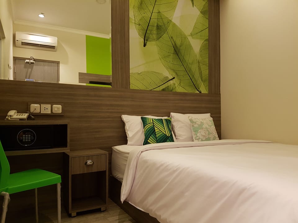 Deluxe Queen - No Window | Premium bedding, in-room safe, desk, free WiFi