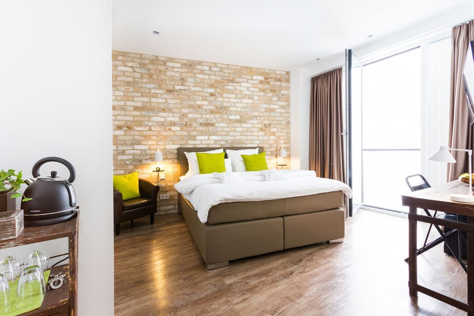 Deluxe Double Room, 1 Queen Bed, Non Smoking, Hot Tub | Premium bedding, free minibar, individually decorated