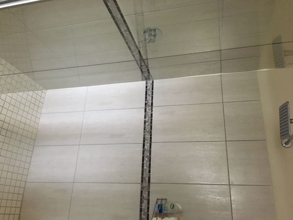 King Room | Bathroom shower