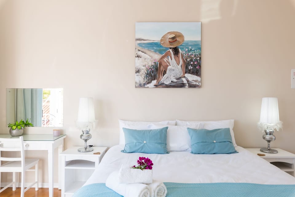 Deluxe Suite | Premium bedding, in-room safe, desk, free WiFi