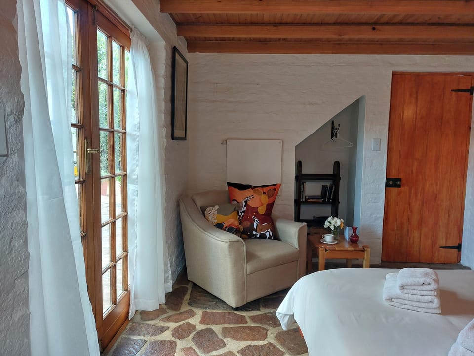 Standard Room (The Priory: Downstairs Garden Room) | Free WiFi, bed sheets
