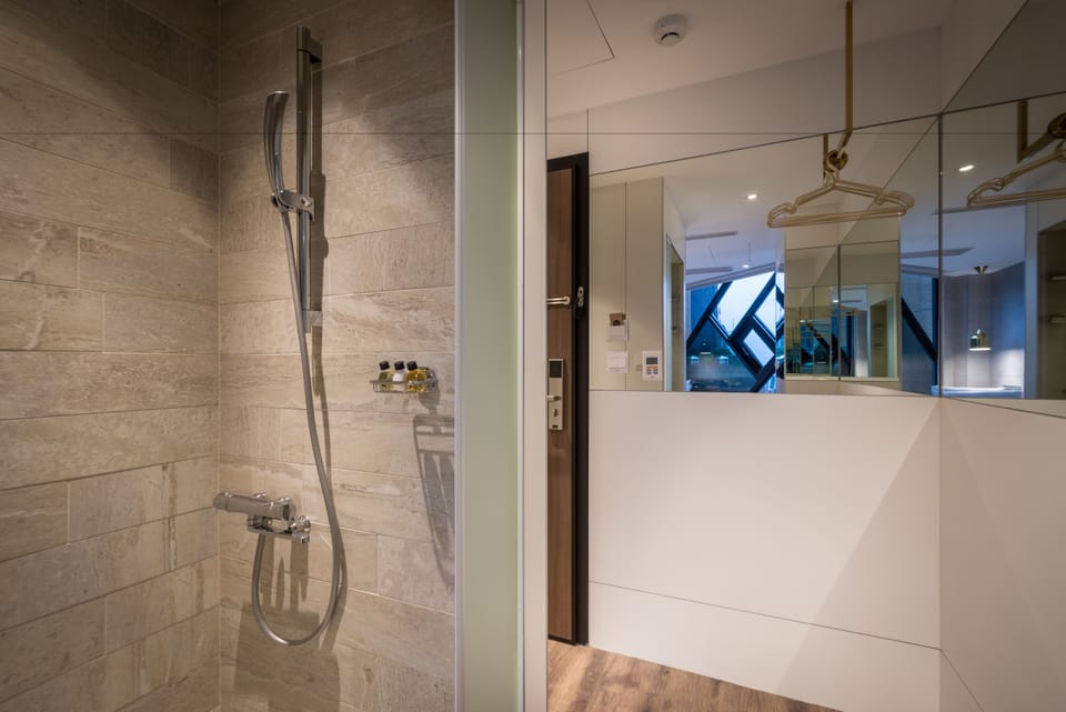 Standard Single Room, Non Smoking | Bathroom | Shower, hydromassage showerhead, eco-friendly toiletries, hair dryer