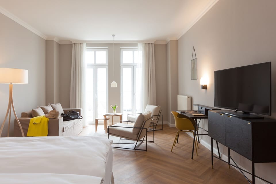 Deluxe Double Room | Hypo-allergenic bedding available, in-room safe, desk, blackout drapes