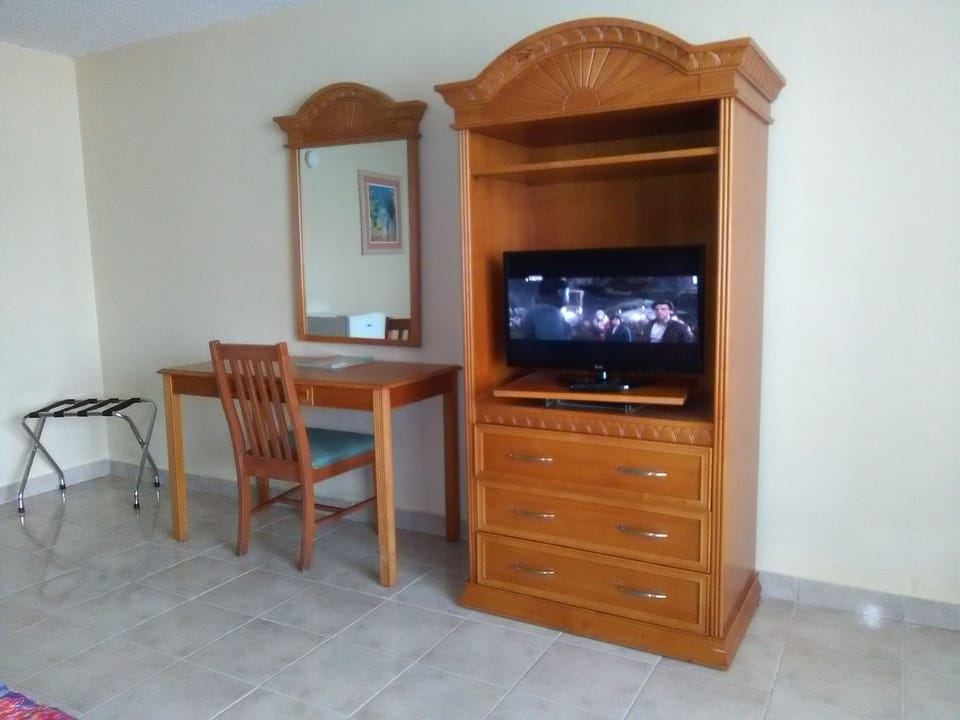Standard Double Room | Iron/ironing board (on request), WiFi (free), bed sheets