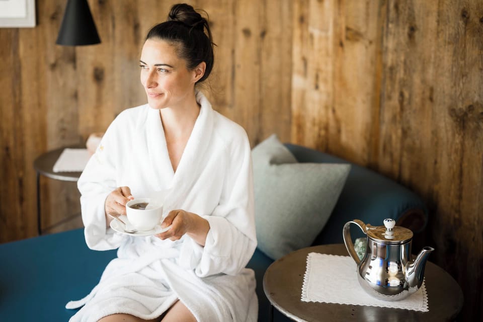 Couples treatment rooms, sauna, steam room, body treatments