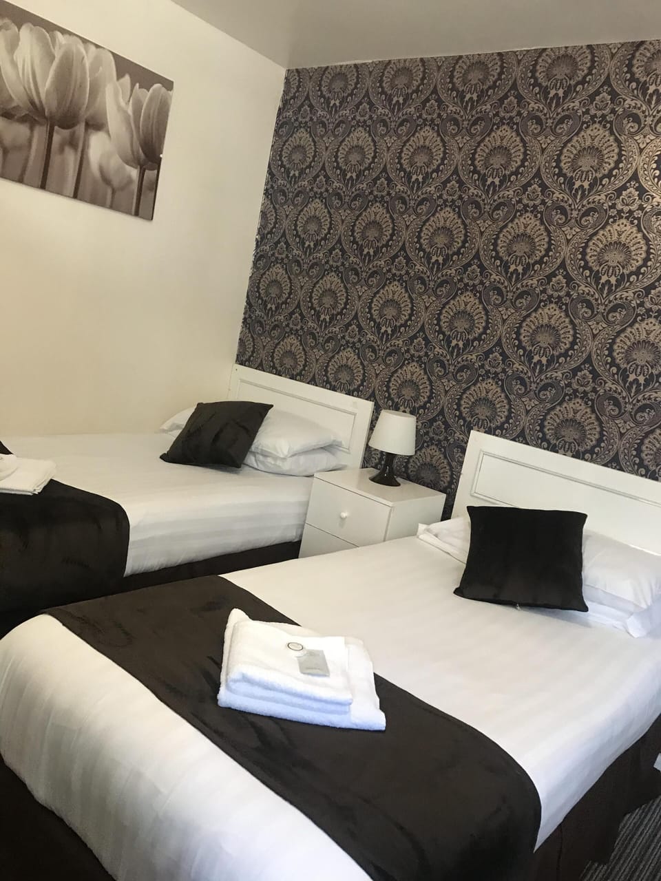 Comfort Twin Room, Ensuite (Street View)