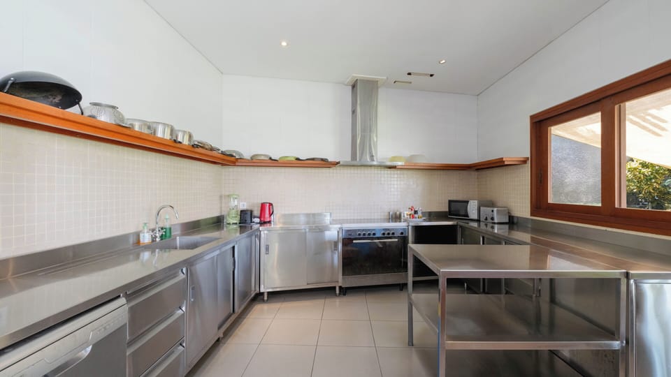 Family Villa, 5 Bedrooms, Private Pool, Pool View | Private kitchen | Full-size fridge, microwave, oven, stovetop