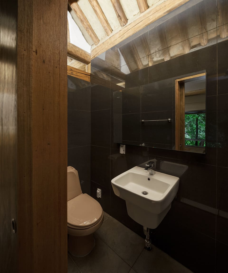 Traditional Room | Bathroom shower