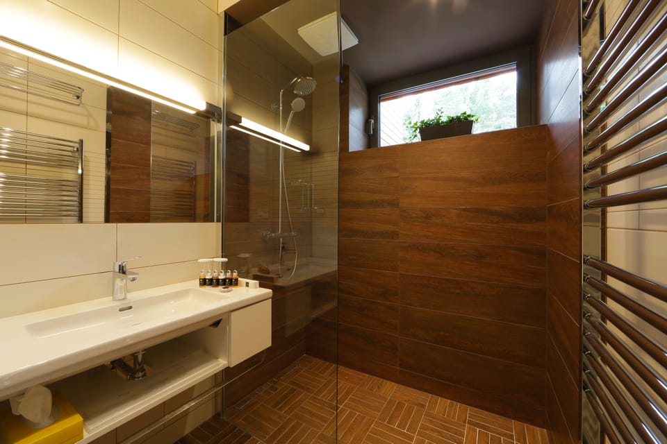 Standard Double or Twin Room, Balcony | Bathroom amenities | Free toiletries, hair dryer, bathrobes, slippers