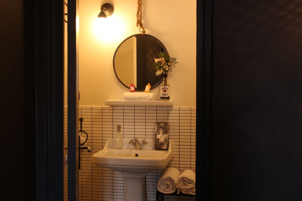 Classic Double Room (Chambre Ho Sweet Home) | Bathroom | Shower, free toiletries, towels, soap