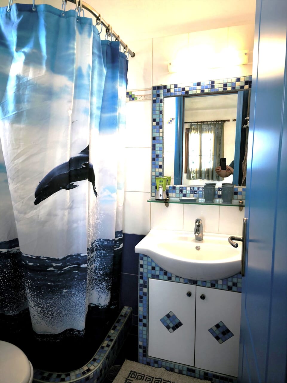 Standard Studio | Bathroom | Shower, hair dryer, towels