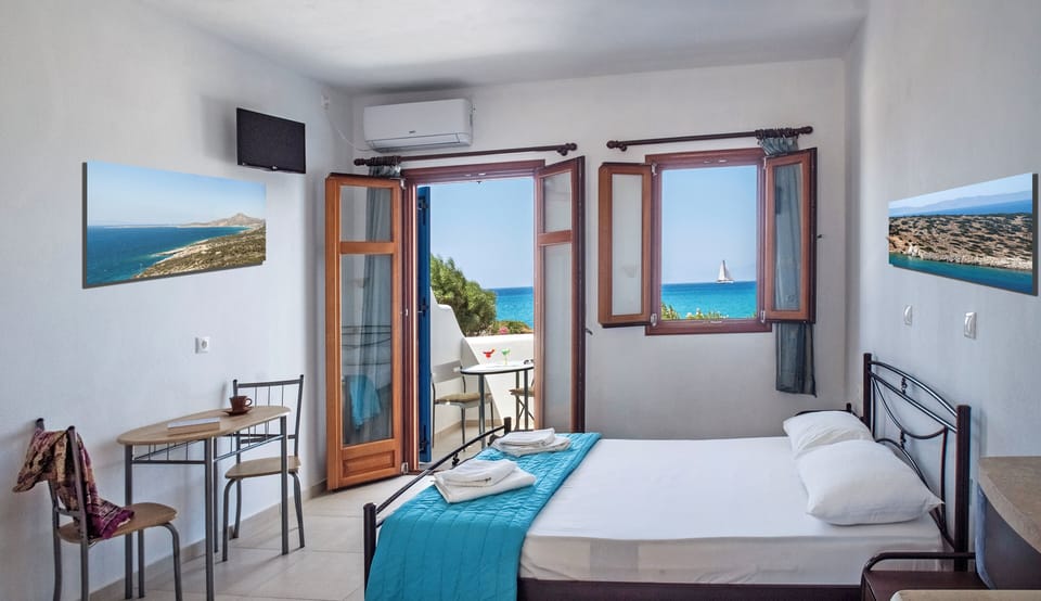 Standard Studio | In-room safe, soundproofing, free cribs/infant beds, free WiFi