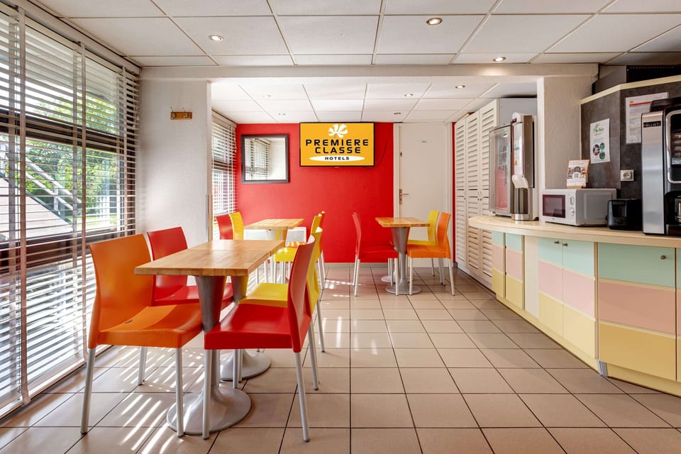 Daily buffet breakfast (EUR 6.20 per person)