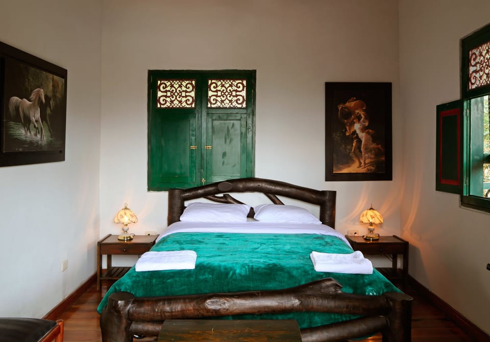 Traditional Room, 1 Queen Bed, Ground Floor (Baño Externo Compartido) | Hypo-allergenic bedding, individually decorated, individually furnished