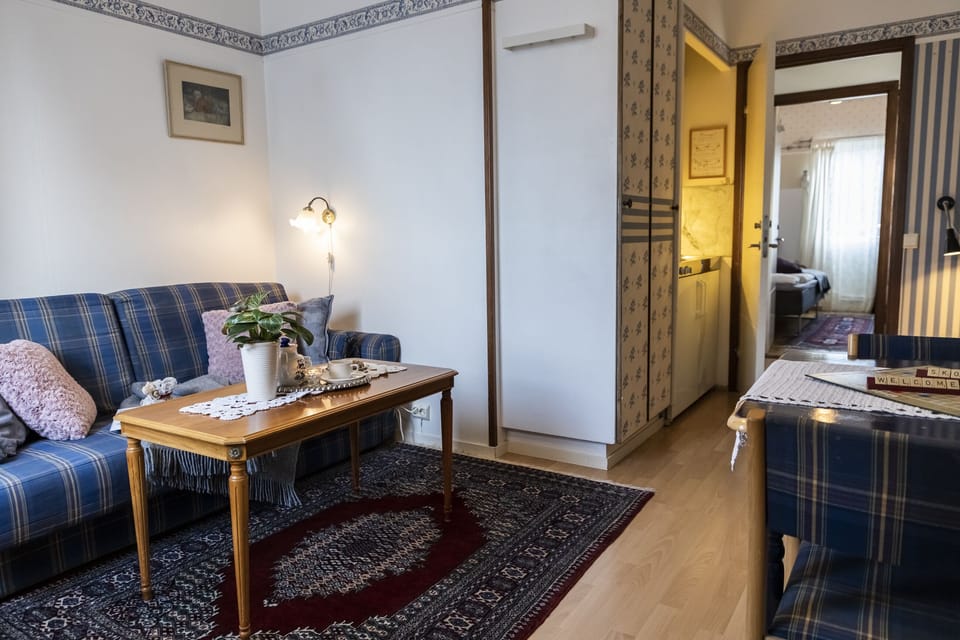 Apartment with terrace (4 adults) | Living area | Table tennis