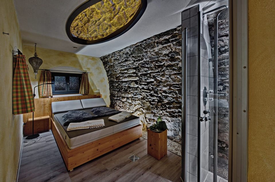 Sauna, steam room, body treatments, aromatherapy, hot stone massages