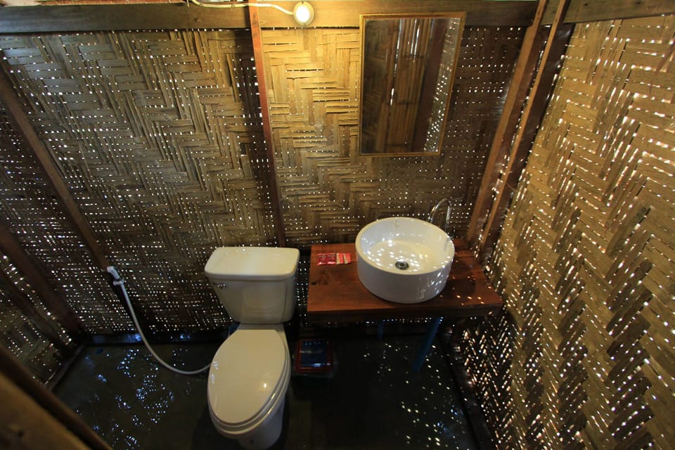 Bamboo Bungalow (Fan Room) | Bathroom | Shower, free toiletries, towels