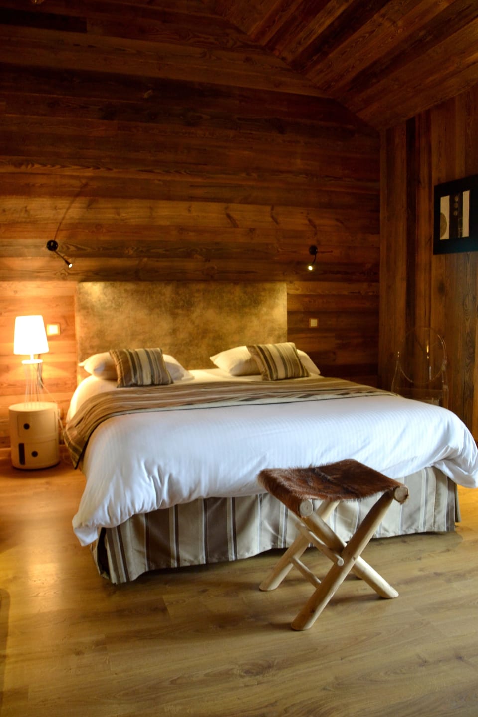 Premium Double Room | Minibar, in-room safe, desk, blackout drapes